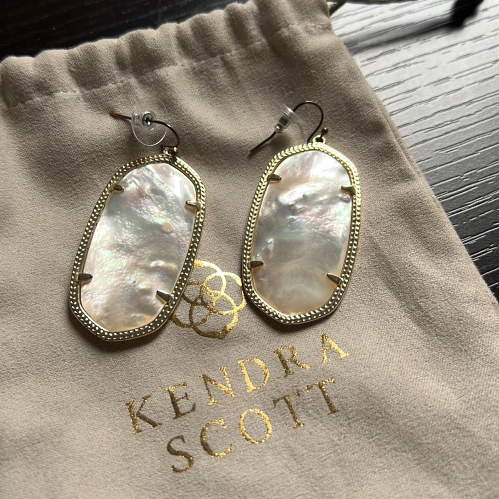 Kendra Scott Elle Earrings Gold Mother of Pearl